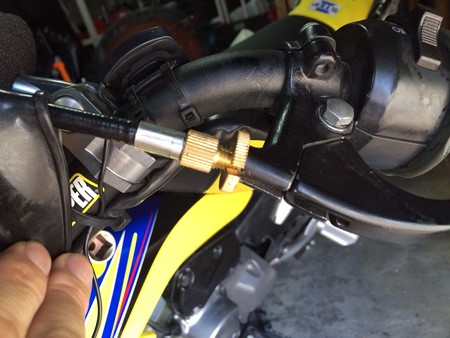 DR-Z70左手ブレーキのワイヤーが切れた7