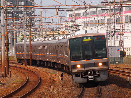 207系普通 東海道本線岸部駅02