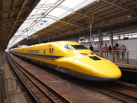 ドクターイエロー 東海道新幹線新大阪駅04
