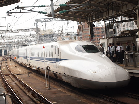 N700系のぞみ 山陽新幹線新大阪駅01