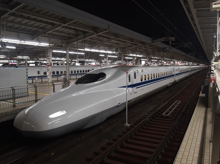 N700系のぞみ 東海道新幹線新大阪駅02