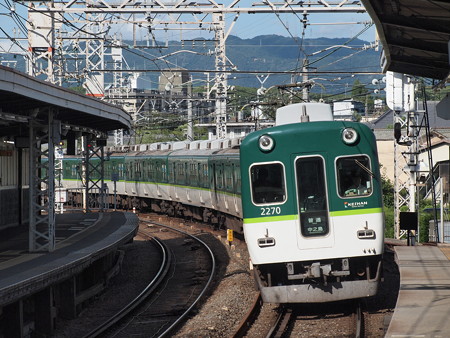 京阪2200系普通 京阪本線中書島駅