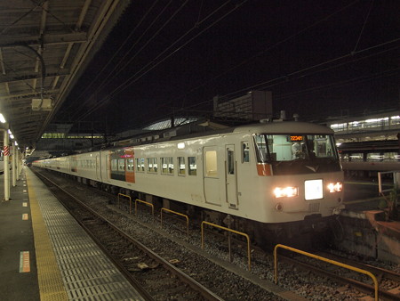 185系回送 東海道本線小田原駅05