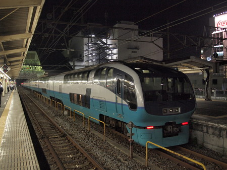 251系湘南ライナー 東海道本線小田原駅02
