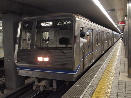 23系 四つ橋線本町駅03