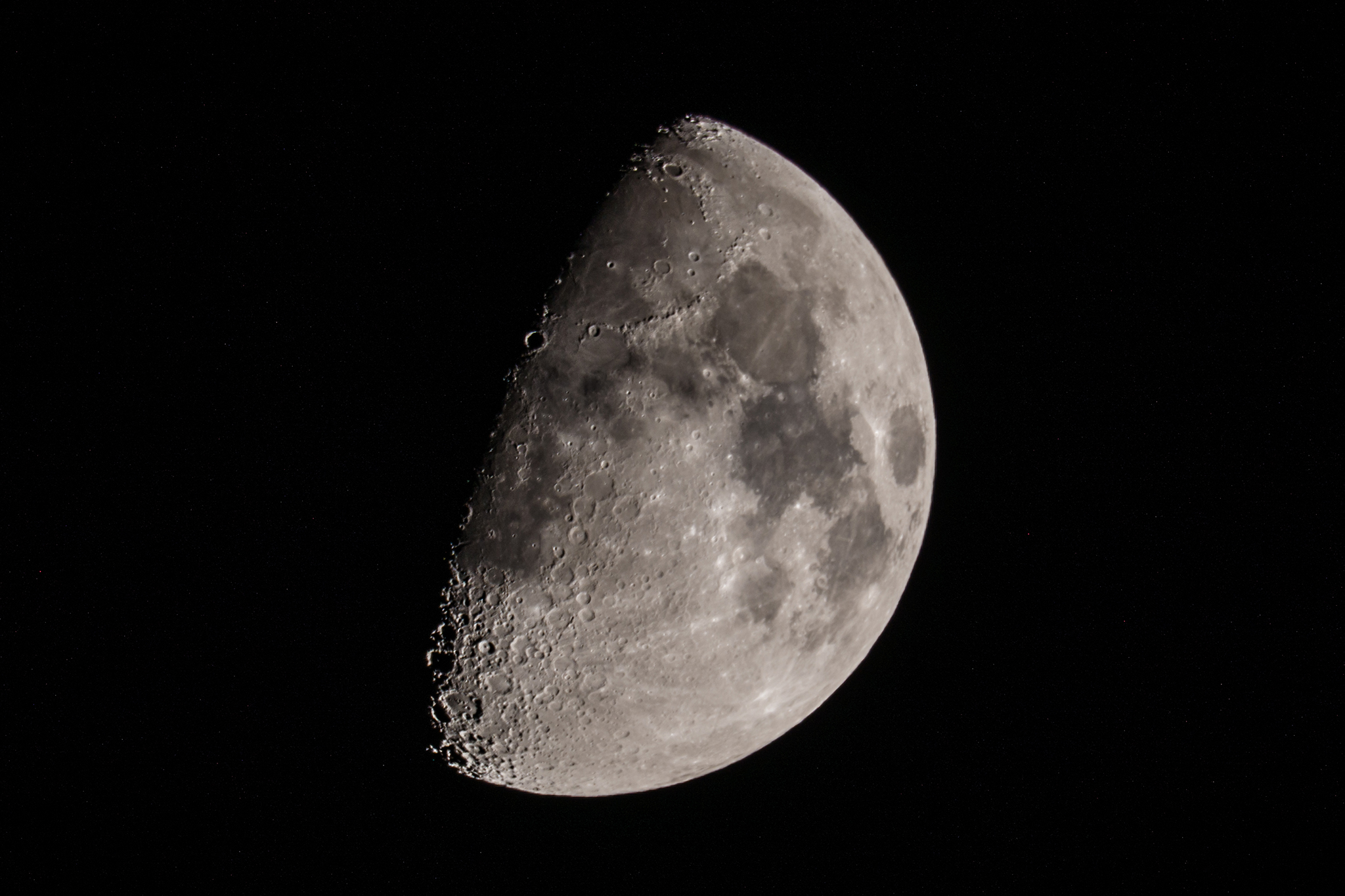 昨夜の月（月齢9.1日）