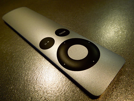 Apple TV のリモコン