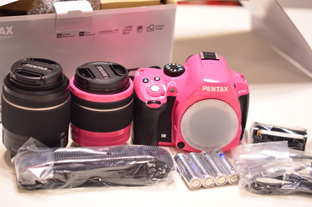 Mayi Site めいあいさいと マザーズダイアリー レビュー 一眼レフカメラpentax K 50 ピンク 買いました マクロレンズ 標準単焦点レンズも追加購入