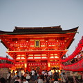 Photos: 浴衣姿もちらほらと Motomiyasai  At Fushimi Inari-taisha　＊献納の提灯の灯に照らされて眉根（まよね）涼しき君と思いき