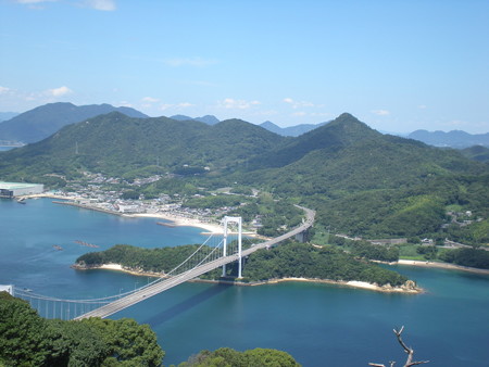 カレイ山より伯方大橋を