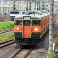 Photos: 宇都宮貨物（タ）を通過する115系両毛線経由高崎行き472M