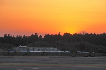 20120212-N08