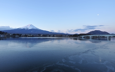 朝の河口湖1