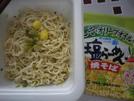 サッポロ一番塩ラーメン青しそ&オリーブオイル仕上げ焼きそば