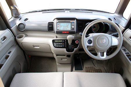 ホンダ　N BOX　４