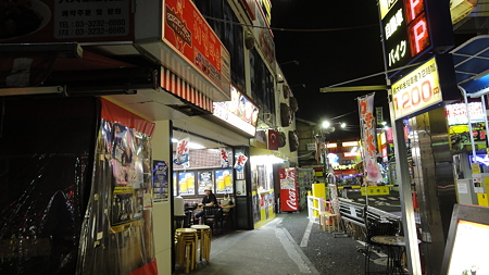 3軒目は鍋を食おうと言う。元気。