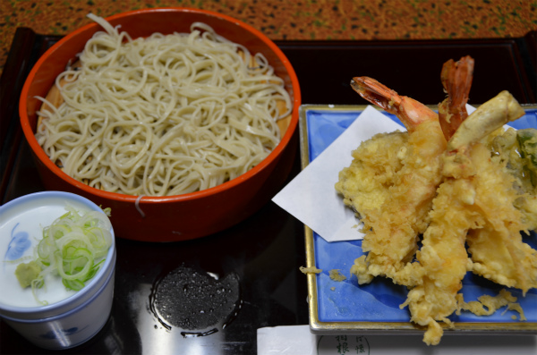 自分が切った蕎麦をゆでていただきます