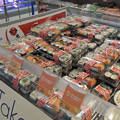 Photos: イタリア ローマのスーパーに並ぶ寿司