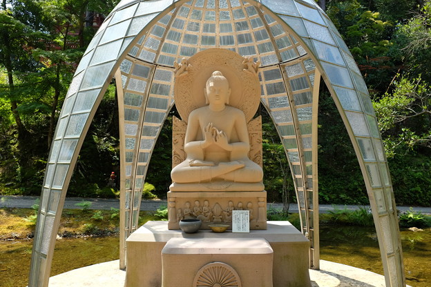 仏陀の像